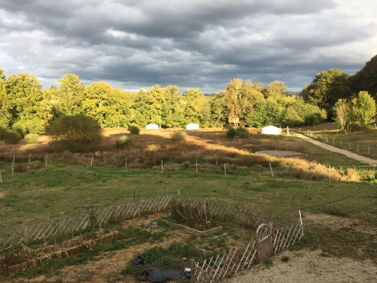 Yourte Mongole Du Centre Unisvers Peyrat-le-Château Exterior foto